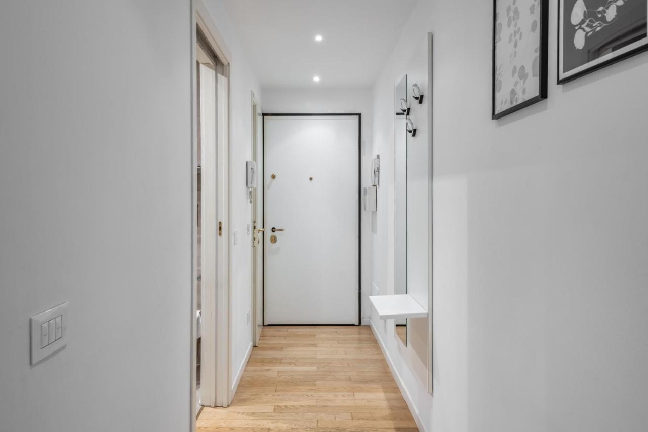 Easylife - Sofisticato Monolocale Con Terrazzino Nel Cuore Di Porta Venezia 밀라노 외부 사진